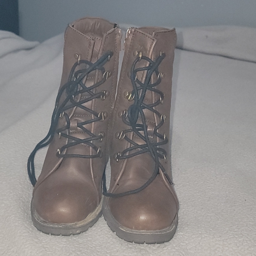 Combat heels